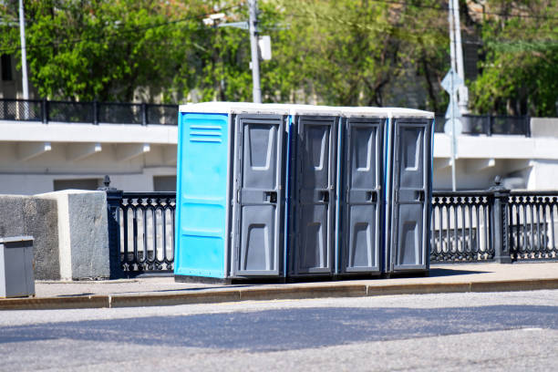 Best Portable restroom trailer rental  in Deerfield, IL